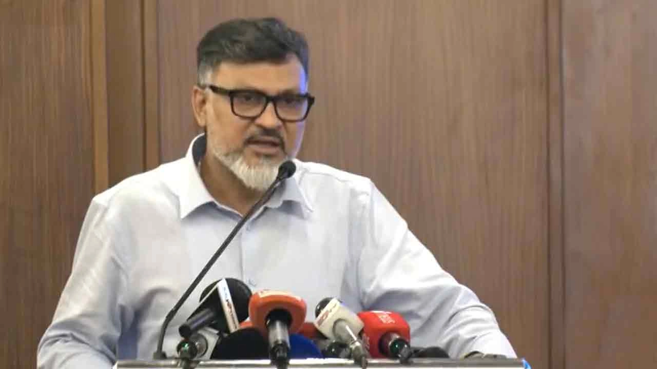 ঢাকা উত্তর সিটি করপোরেশনের (ডিএনসিসি) প্রশাসক মো. শফিকুল ইসলাম খান