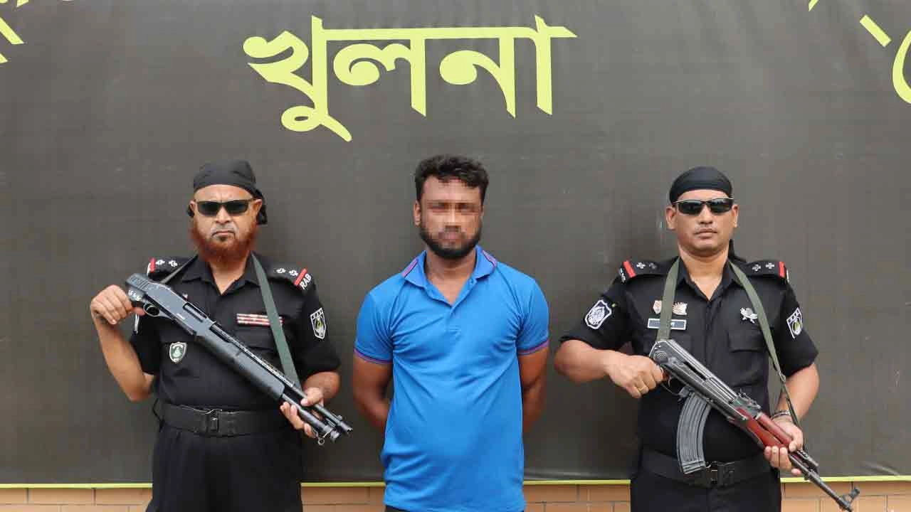 গ্রেপ্তারকৃত  মো. রফিকুল ইসলাম হাওলাদার (৩৮)