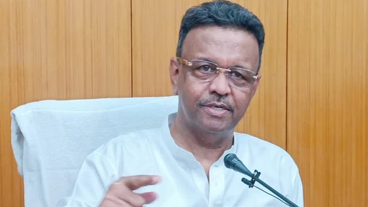 কলকাতা পৌরসভার সদ্য পদত্যাগী মেয়র ফিরহাদ হাকিম ।। ছবি: সংগৃহীত