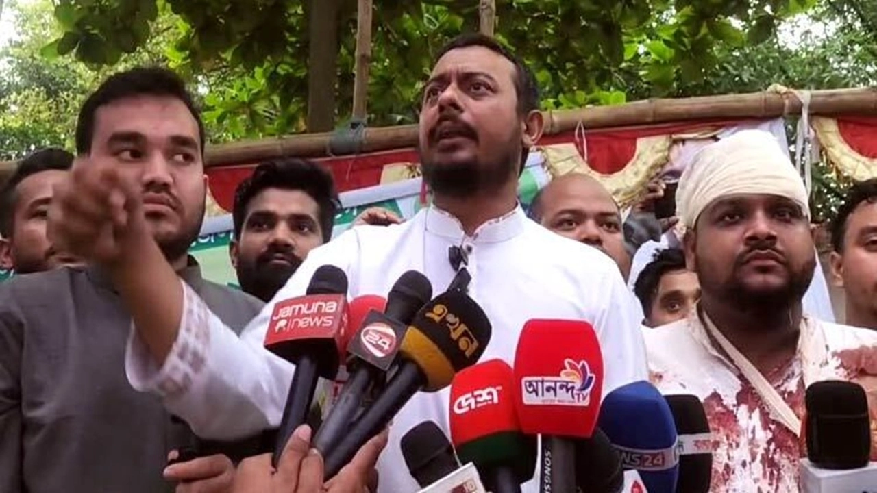 আইভীকে ‘শীর্ষ সন্ত্রাসী’ বললেন নাসীরুদ্দীন পাটওয়ারী