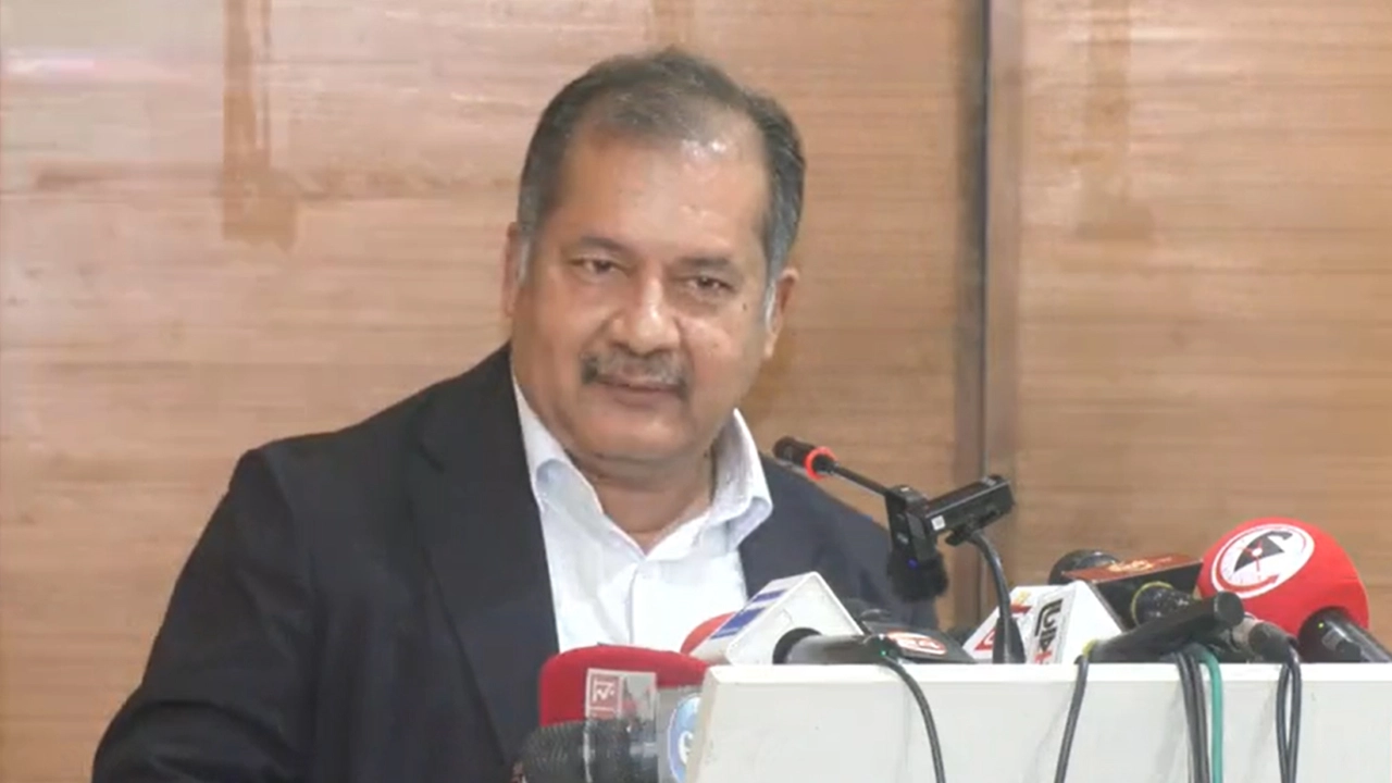 ‘ব্যাংকখাতে সুশাসন ও গণমাধ্যমের ভূমিকা’ শীর্ষক সেমিনারে কথা বলছেন তথ্যমন্ত্রী জহির উদ্দিন স্বপন।। ছবি: সংগৃহীত