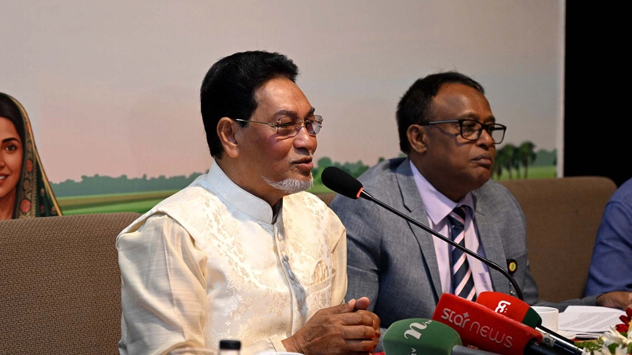 সংসদ প্রাণবন্ত ও কার্যকর করতে ব্যক্তিগত সহকারীদের ভূমিকা গুরুত্বপূর্ণ: চিফ হুইপ