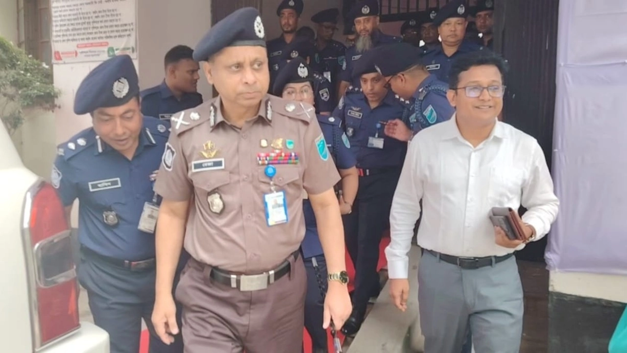 পদোন্নতির পর জন্মস্থান শিবচরে এলেন অতিরিক্ত আইজিপি রেজাউল করিম মল্লিক
