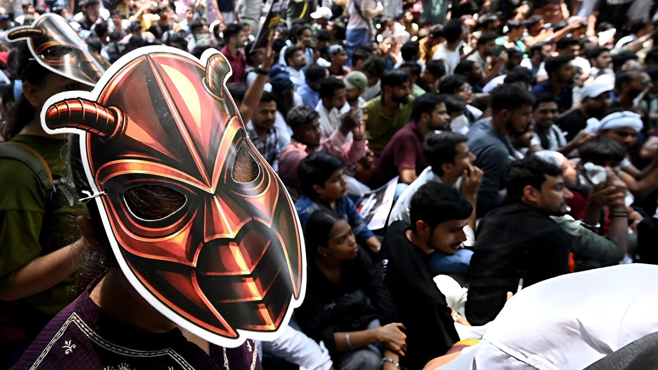দিল্লীর যন্তর-মন্তরে ‘ককরোচ পার্টির’ বিক্ষোভ ।। ছবি: সংগৃহীত