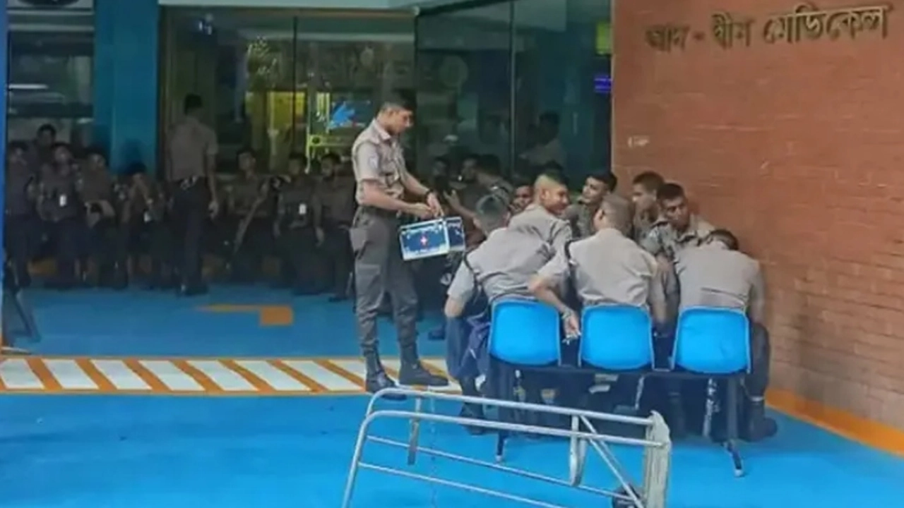 আদ্-দ্বীন হাসপাতালে পুলিশ মোতায়েন