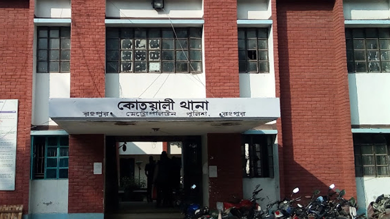 স্বেচ্ছাসেবক দল নেতাকে পিটিয়ে বরখাস্ত ১১ পুলিশ সদস্য