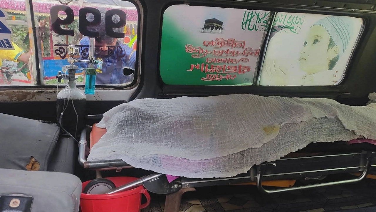 ভোলায় ব্রাজিল সমর্থকদের শোডাউনে মোটরসাইকেল দুর্ঘটনা: ব্রাজিল সমর্থক নিহত