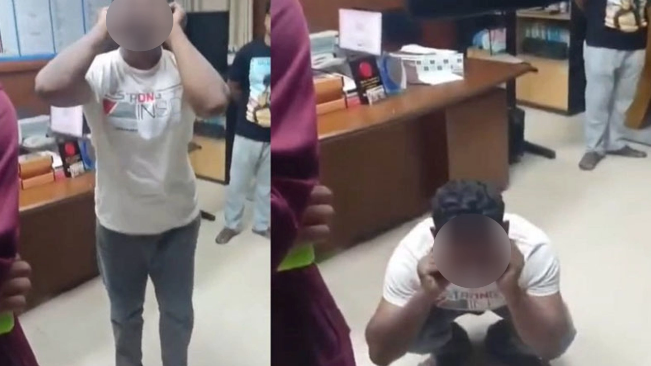 হাসপাতালের পরিচালকের কার্যালয়ের একটি কক্ষে কান ধরে ওঠবস। ছবি সংগৃহীত