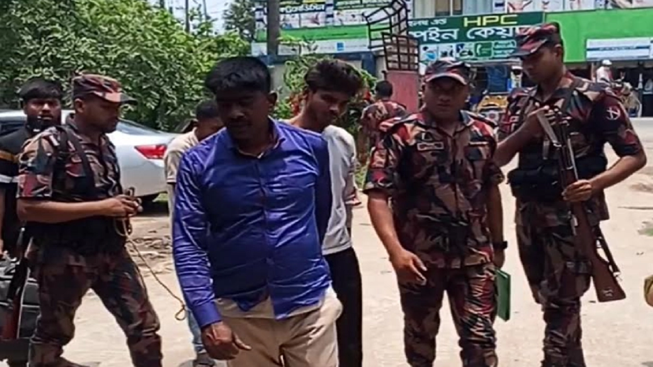 ইয়াবাসহ দুই মাদক কারবারি আটক