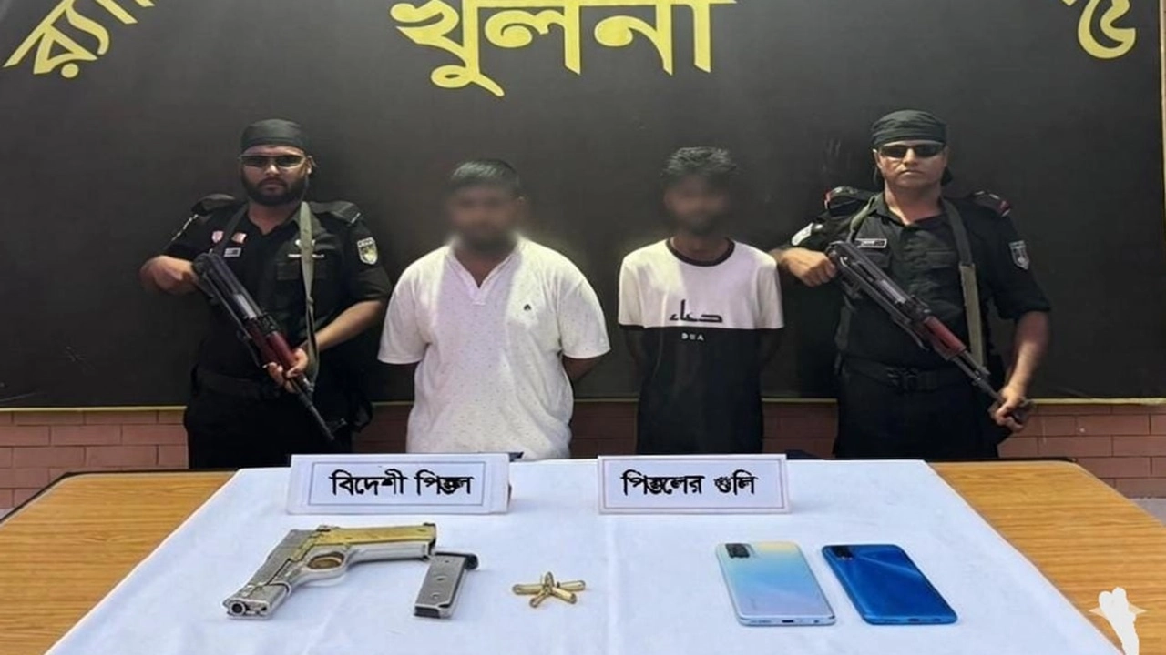 বিদেশি পিস্তল ও গুলিসহ বি-কোম্পানির দুই সদস্য গ্রেপ্তার