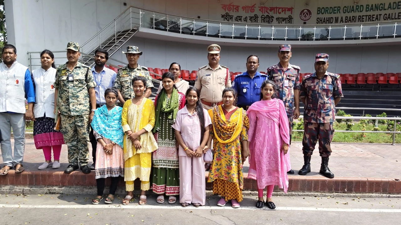 ভারতে যাওয়া ৬ নারী ফিরলেন দেশে
