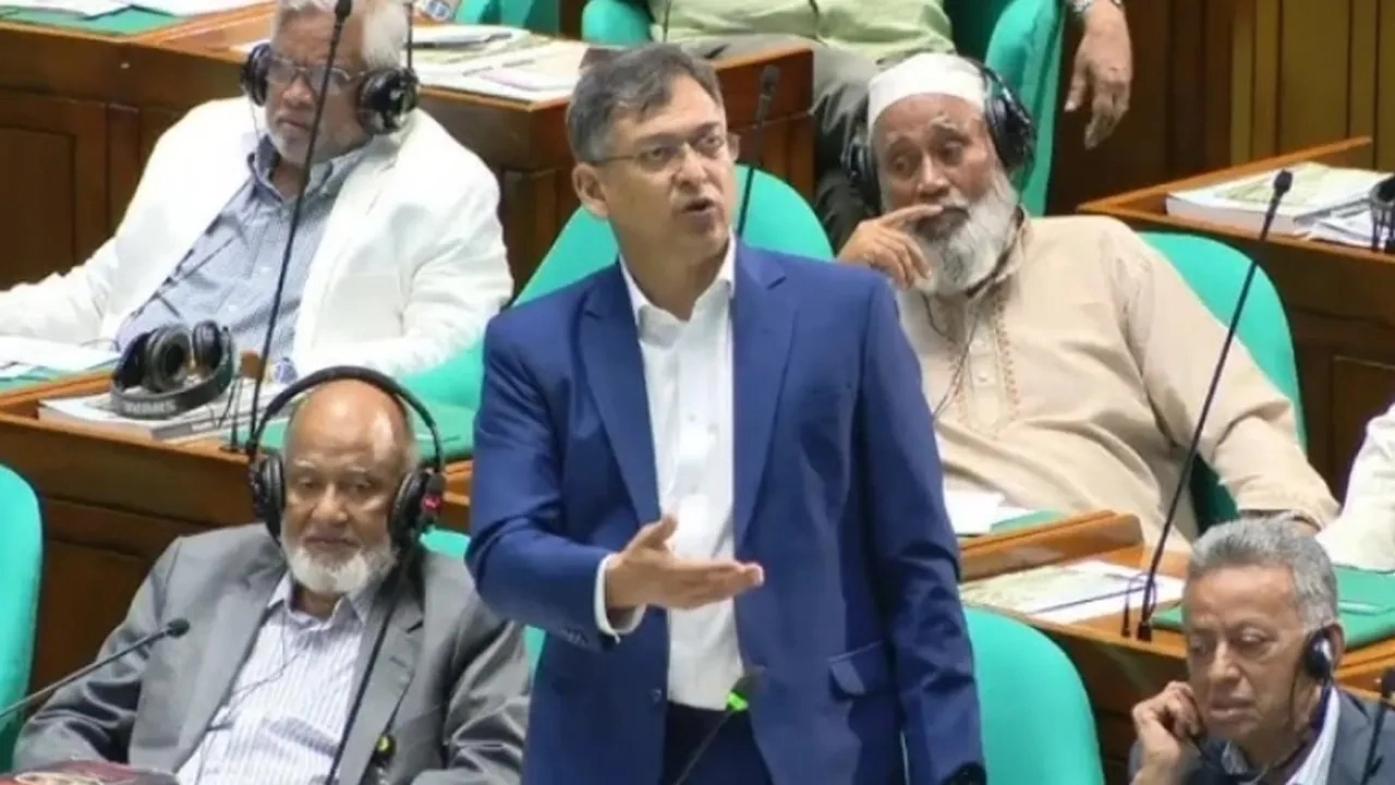 ভারত-মিয়ানমার সীমান্তে কাঁটাতারের বেড়া দেবে বাংলাদেশ: স্বরাষ্ট্রমন্ত্রী 