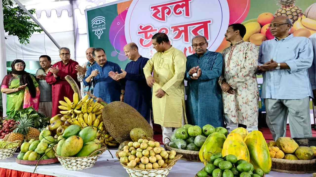 ফল উৎসবে তথ্য ও সম্প্রচার মন্ত্রী জহির উদ্দিন স্বপন
