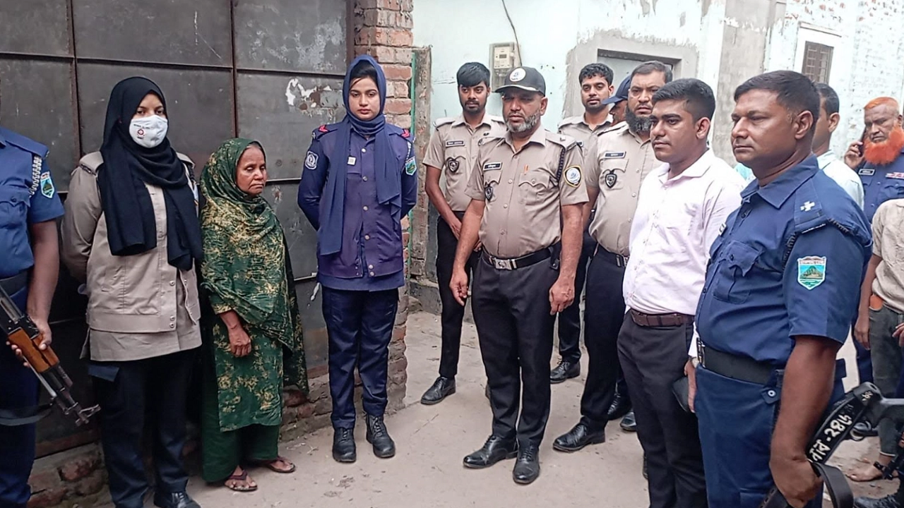 চাঁপাইনবাবগঞ্জে মাদক কারবারি নারী গ্রেপ্তার