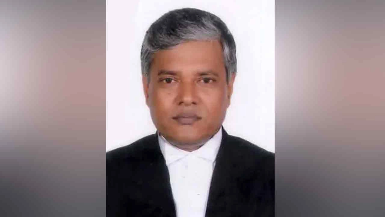 ডেপুটি অ্যাটর্নি জেনারেল মো. বদিউজ্জামান তপাদার