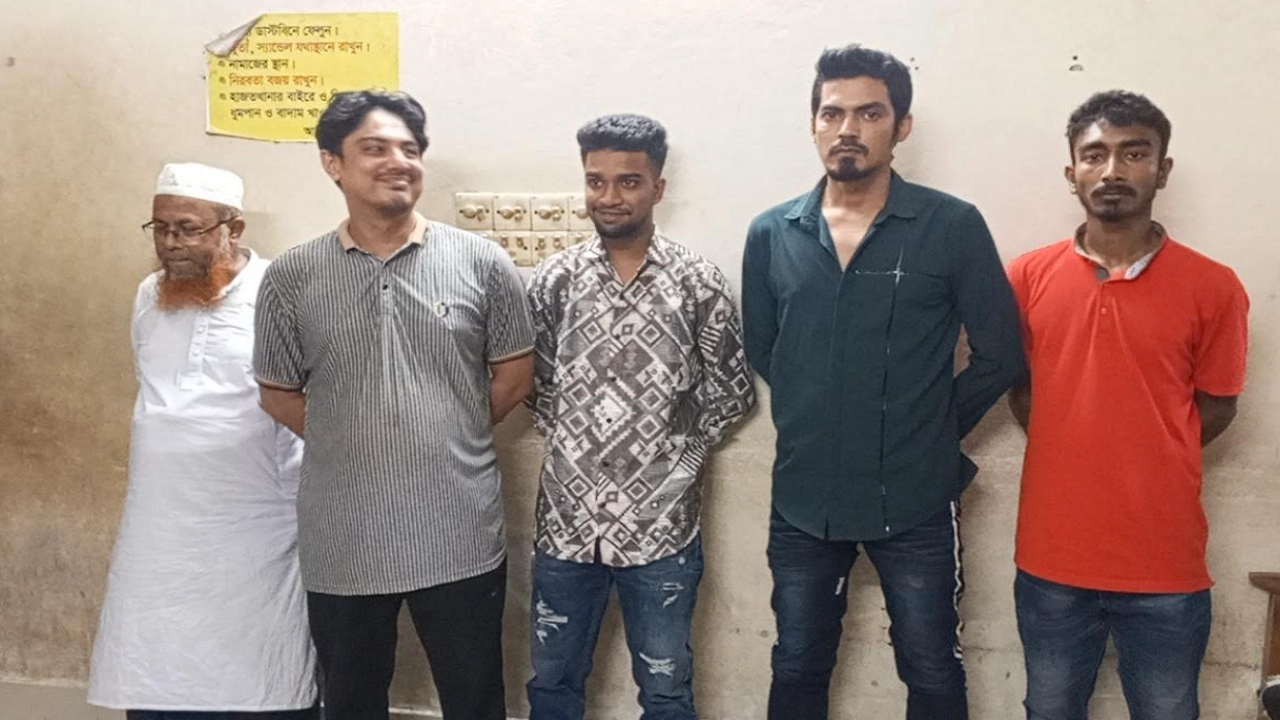 যশোরে ছাত্রলীগ নেতাসহ ৫ জন আটক