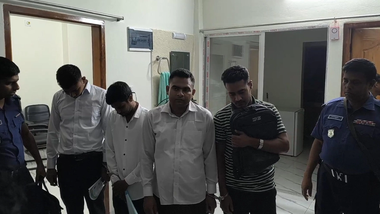 কুষ্টিয়ায় চাকরি পরীক্ষায় প্রক্সি দিতে গিয়ে আটক ৪