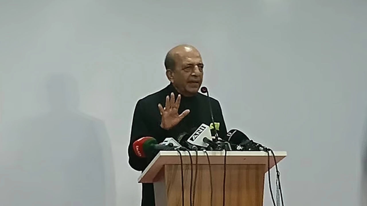 ভারতের নতুন হাইকমিশনার দীনেশ ত্রিবেদী পর্যটন ভিসা চালুর ঘোষণা দেন। ছবি: সংগৃহীত