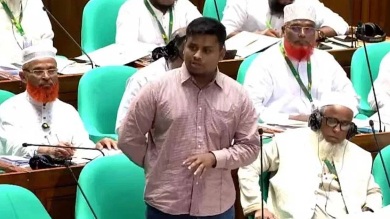বসুন্ধরার সঙ্গে ‘আন্ডারটেবিল’ সমঝোতা হয়েছে কি না, জানতে চান হাসনাত আবদুল্লাহ