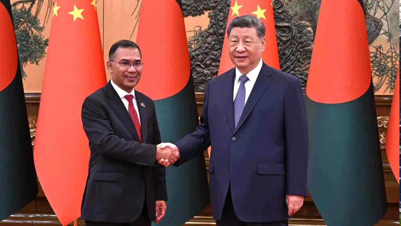 প্রধানমন্ত্রী তারেক রহমান ও চীনের প্রেসিডেন্ট শি জিনপিং