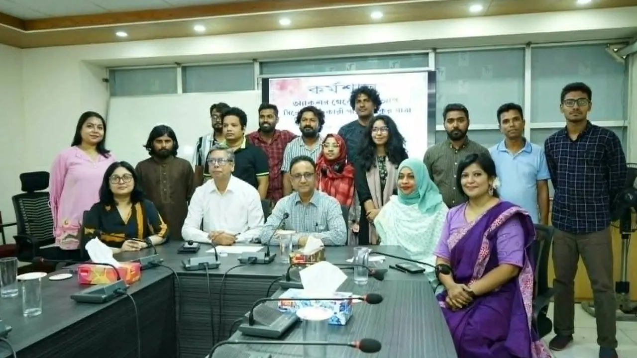 আয়োজিত কর্মশালায় সংশ্লিষ্টরা । ছবি : সংগৃহীত