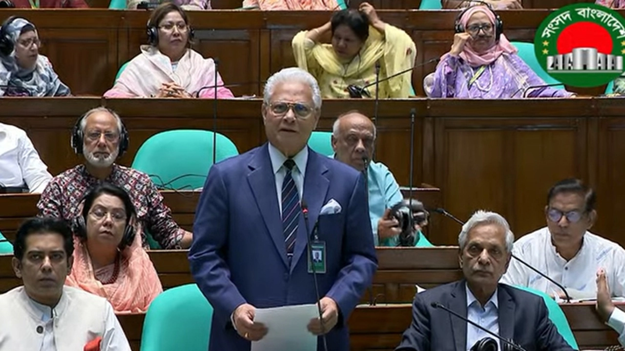 বিধ্বস্ত অর্থনীতিকে পুনরুদ্ধারের রূপরেখা দিয়েছে প্রস্তাবিত বাজেট: আলতাফ চৌধুরী