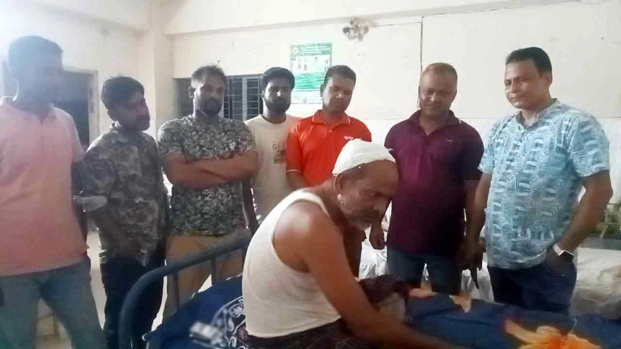 সাদুল্লাপুর উপজেলা স্বাস্থ্য কমপ্লেক্সে চিকিৎসাধীন বিএনপি নেতা শহিদুল ইসলাম সোনা মিয়া