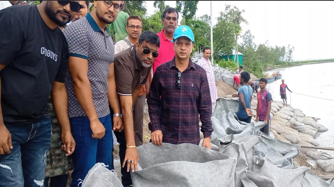 ভাঙন এলাকা পরিদর্শন