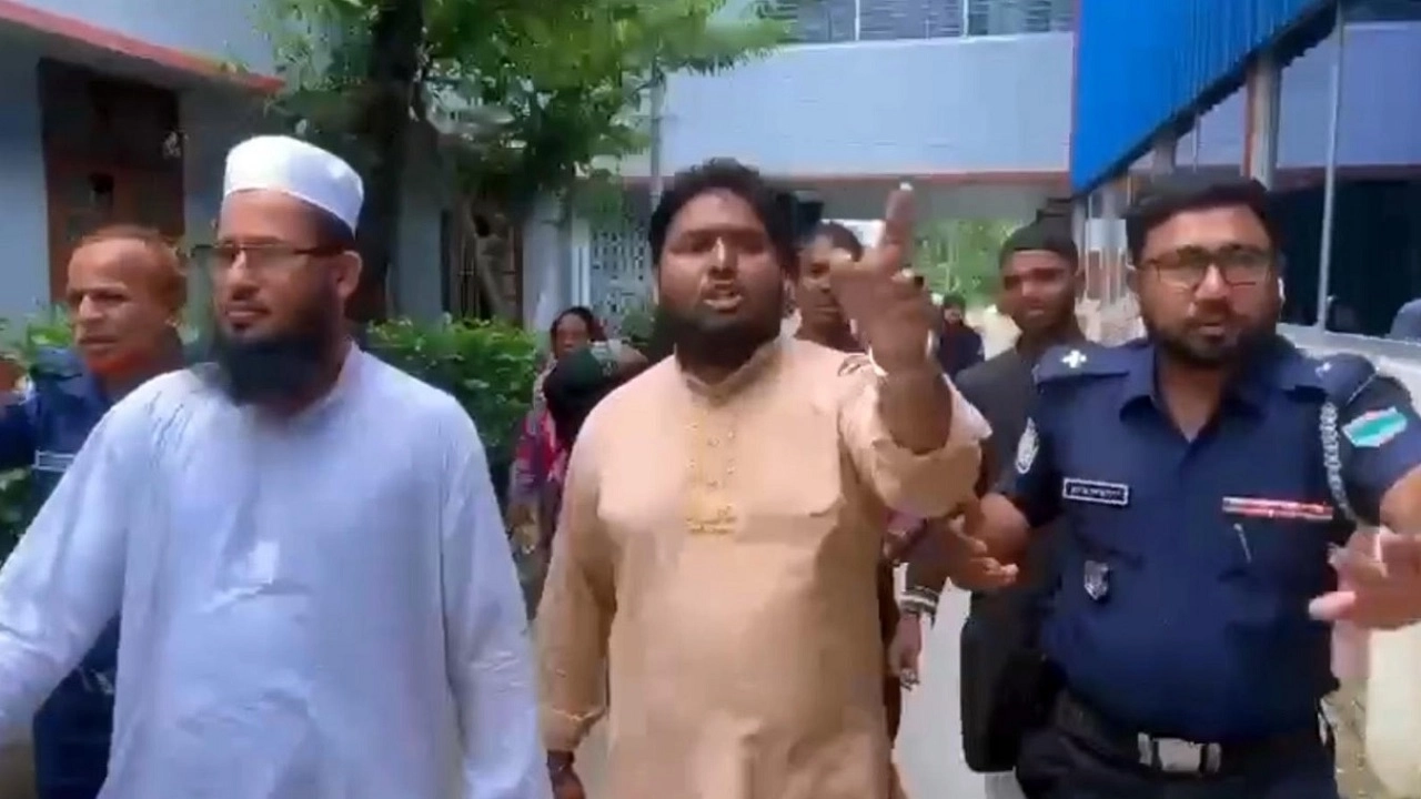 পীর হত্যা মামলায় দুই আসামিকে কারাগারে পাঠানোর নির্দেশ