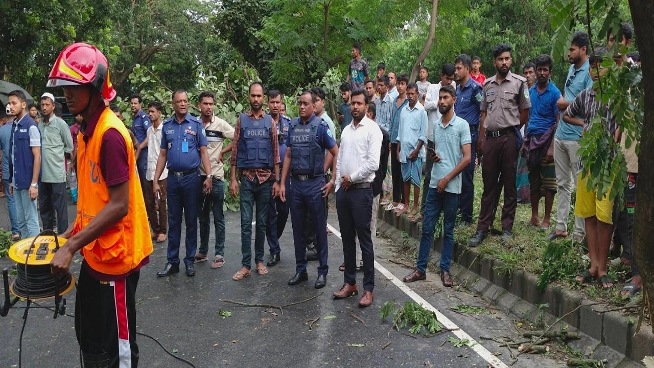 প্রার্থিতা বাতিলের খবরে সীতাকুণ্ডে বিক্ষোভ