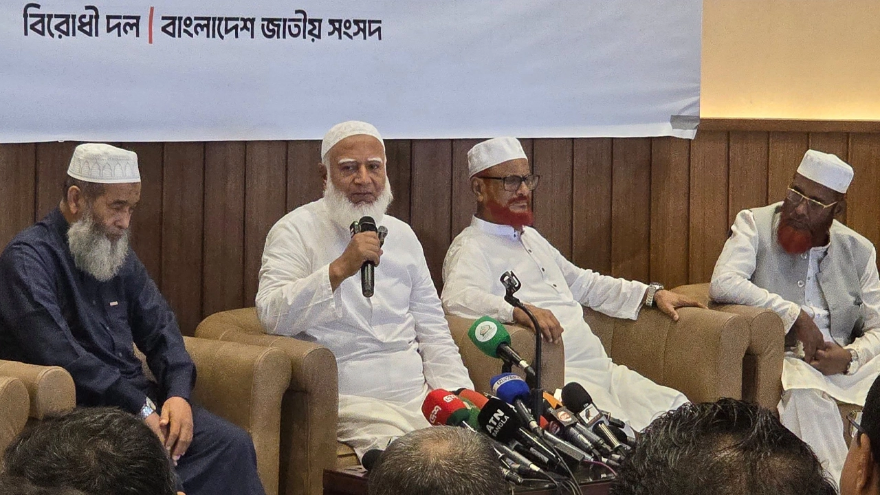 ‘৮৫ হাজারে মালয়েশিয়ায় লোক পাঠানোর কথা বলায় সিন্ডিকেট হুমকি দিচ্ছে’