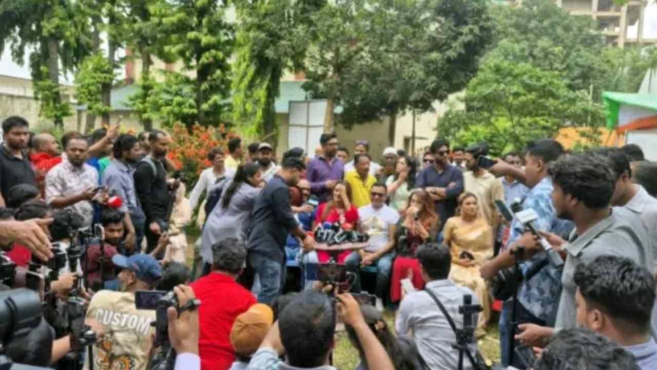 সংগৃহীত