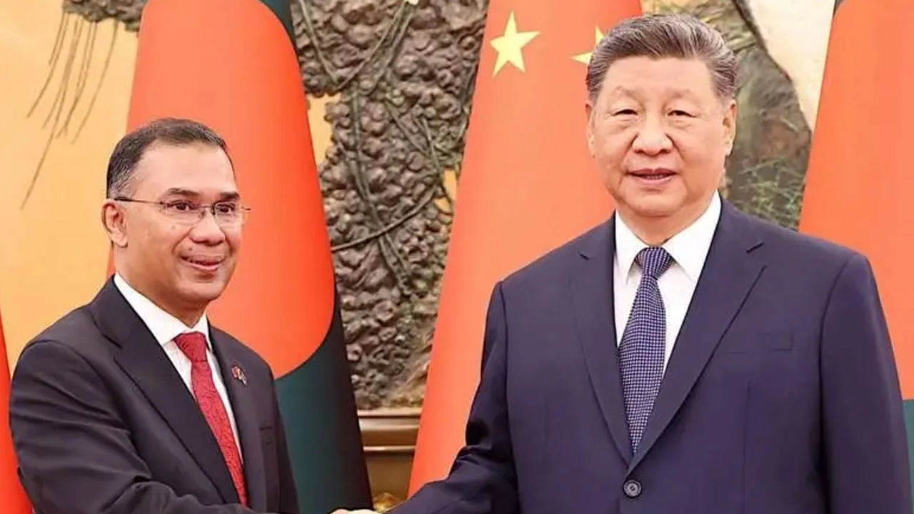 বাংলাদেশের প্রধানমন্ত্রী তারেক রহমান ও চীনের প্রেসিডেন্ট শি জিনপিং | ছবি : সংগৃহীত
