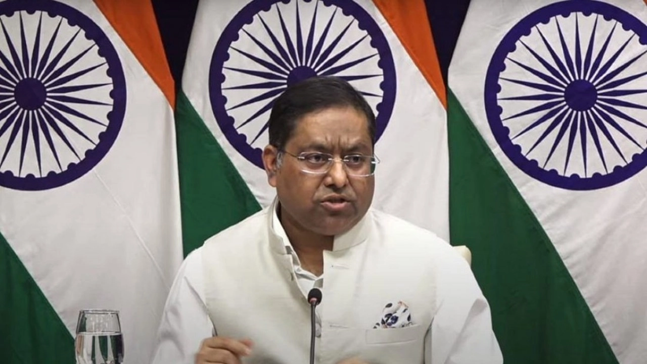 বাংলাদেশ-চীন আলোচনা-প্রস্তাব পর্যবেক্ষণ করছে ভারত: জয়সওয়াল