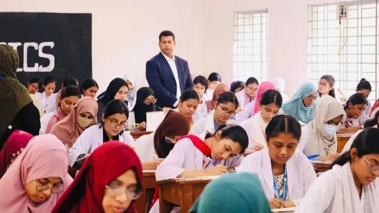 সুখবর পেল পরীক্ষায় অংশ নিতে না পারা সেই ৮ শিক্ষার্থী, আগে যা ঘটেছিল