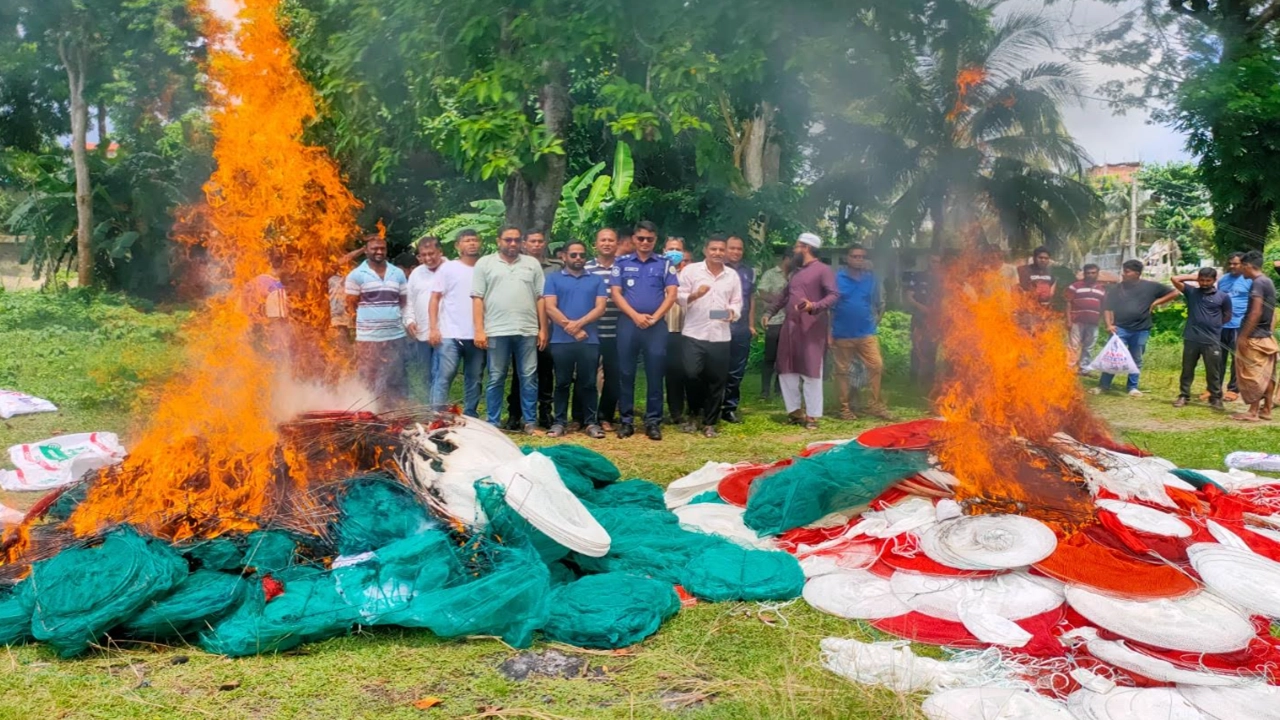 ভাণ্ডারিয়ায় অবৈধ জাল জব্দ