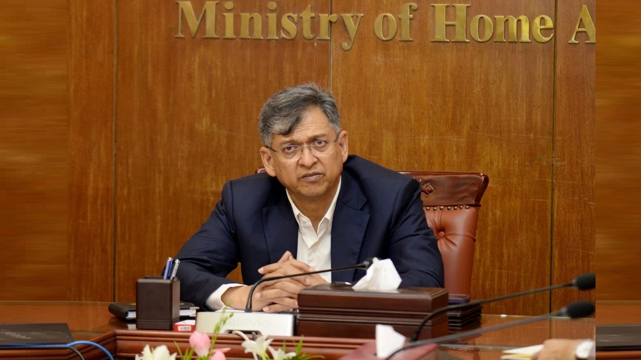 স্বরাষ্ট্রমন্ত্রী সালাউদ্দিন আহমদ