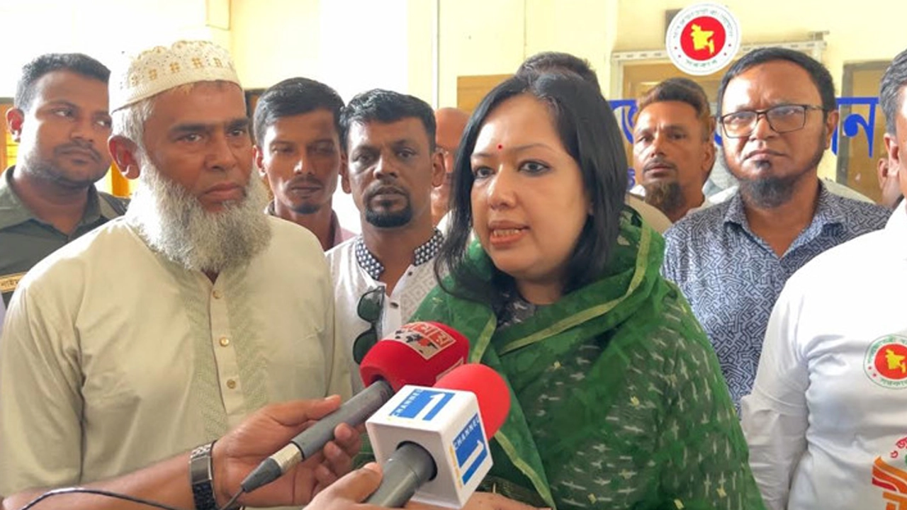 বক্তব্য রাখছেন ব্রাহ্মণবাড়িয়া-২ আসনের সংসদ সদস্য ব্যারিস্টার রুমিন ফারহানা ।। ছবি: সংগৃহীত