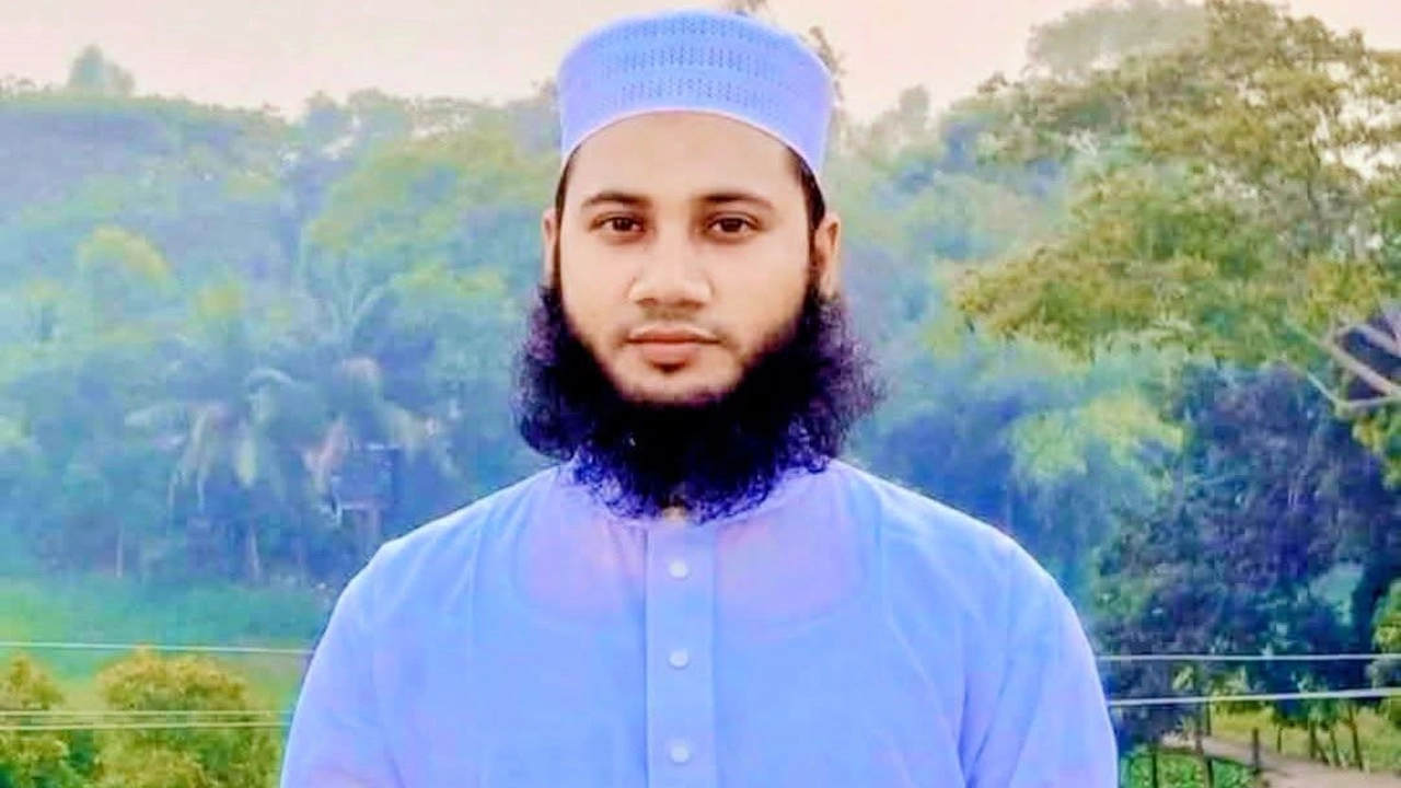 মুন্সীগঞ্জে স্ত্রীকে হত্যা করে সন্তানসহ পালানো ইমাম গ্রেফতার