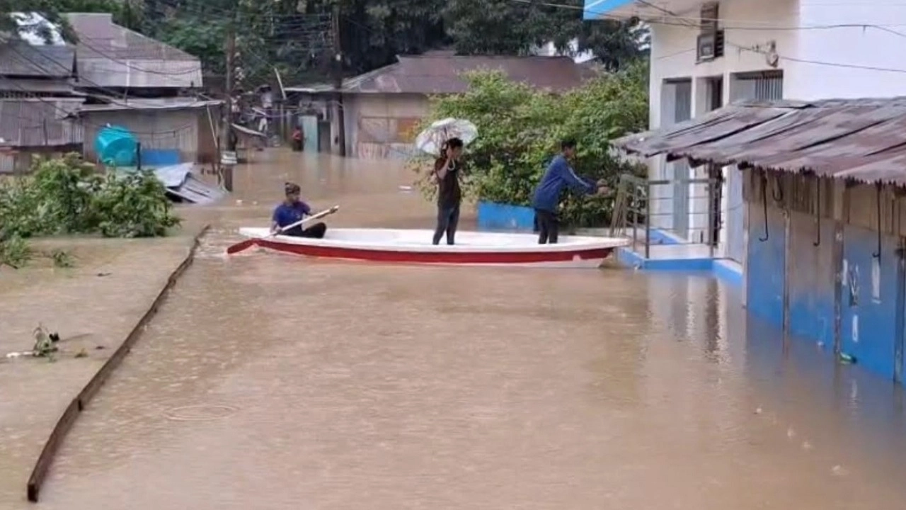 বান্দরবানের সাথে আজও সারাদেশের সড়ক যোগাযোগ বিচ্ছিন্ন