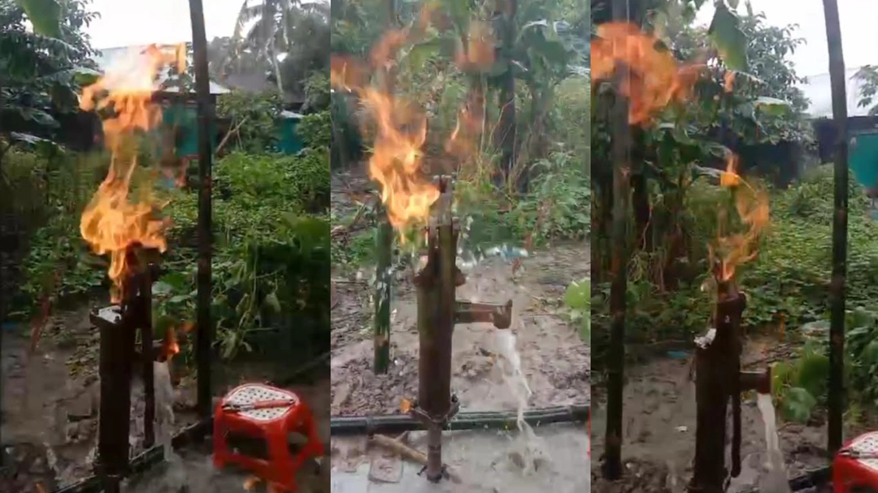 কচুয়ার টিউবওয়েল স্থাপনের সময় চাপ ছাড়া পানি বের হচ্ছে এবং টিউবয়েলের মাথায় দিয়ে আগুন বের হচ্ছে ।