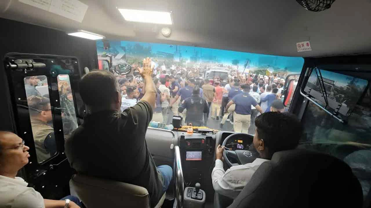 বরিশাল পথে প্রধানমন্ত্রী তারেক রহমান