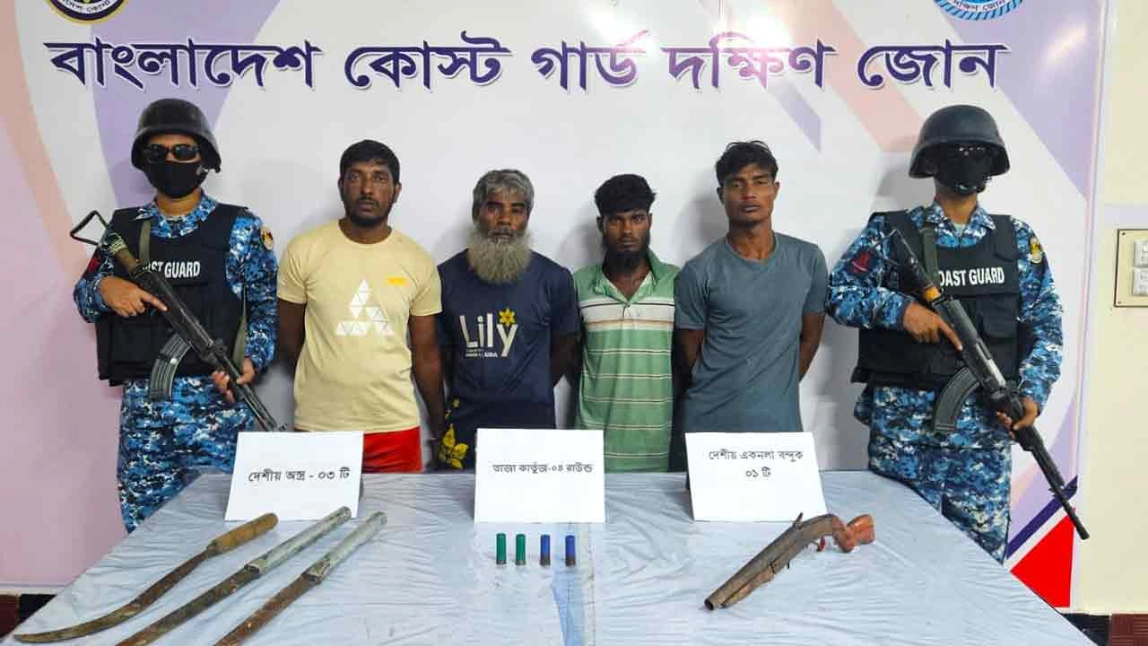 গ্রেপ্তারকৃত আসামিরা