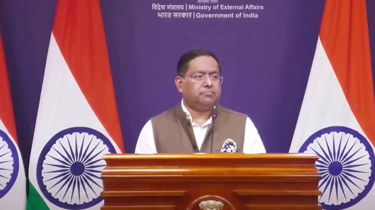 বাংলাদেশের ভেতরে ভারত পরিচালিত উন্নয়ন প্রকল্প নিয়ে অবস্থান স্পষ্ট করল নয়াদিল্লি