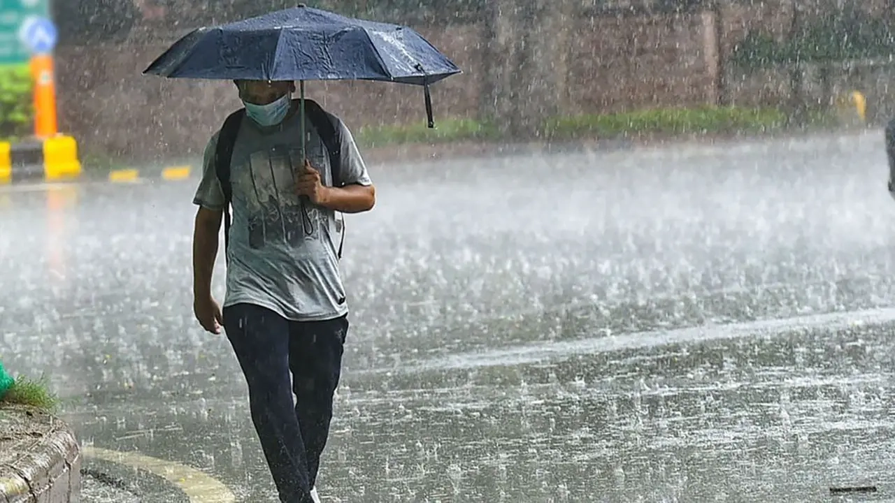 ভারী বর্ষণ নিয়ে আবহাওয়া অধিদপ্তরের নতুন বার্তা