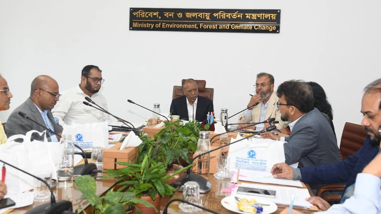 ইট ভাটায় কোন ভাবেই কাঠ পোড়ানো যাবে না: পরিবেশমন্ত্রী