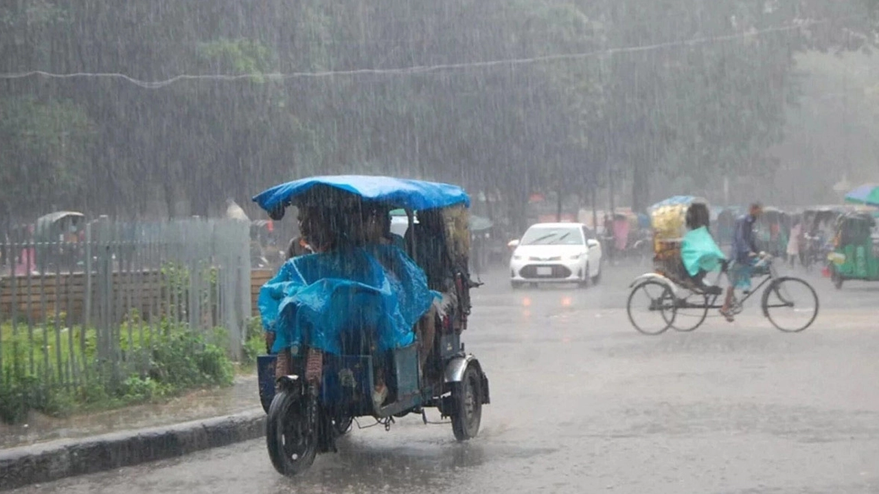 দুপুরের মধ্যে ৮ জেলায় বজ্রবৃষ্টির শঙ্কা