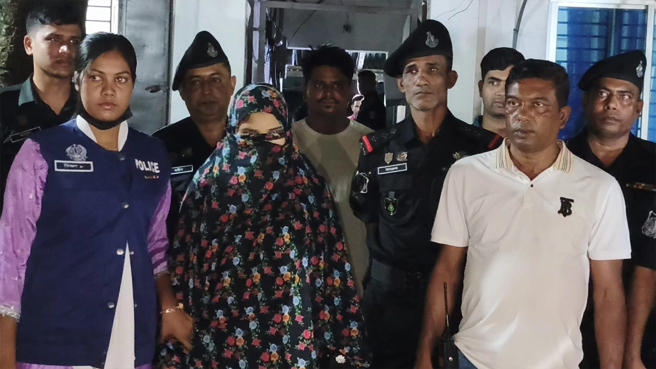 শিশুর পা মুচড়ে দেওয়ার ঘটনায় অভিযুক্ত সেই চাচি গ্রেপ্তার
