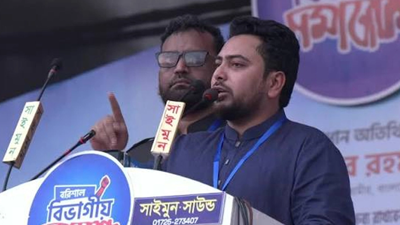 ‘নাটক কম করেন প্রিয়’, প্রধানমন্ত্রীর উদ্দেশে নাহিদ ইসলাম
