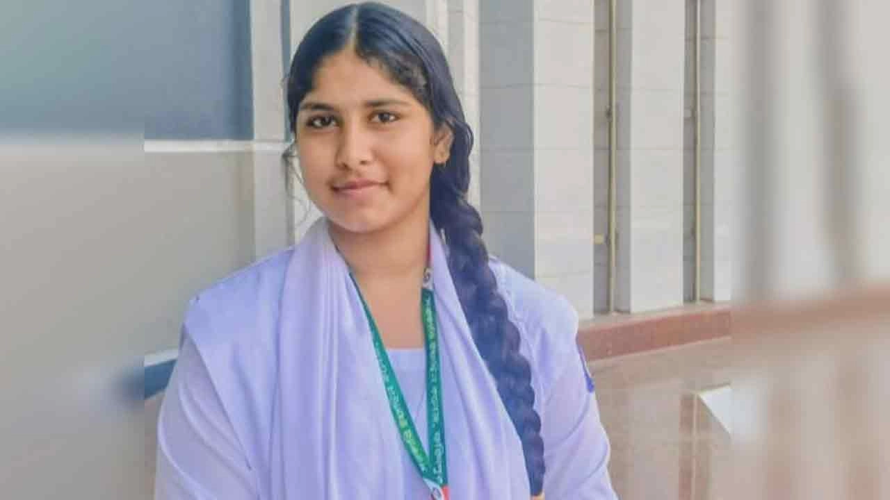 নিহত আয়েশা আফরিন (১৭)